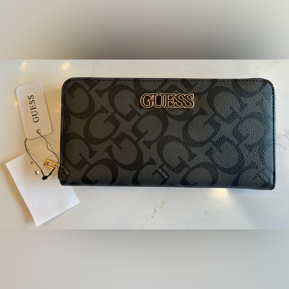 Guess wallet NWT